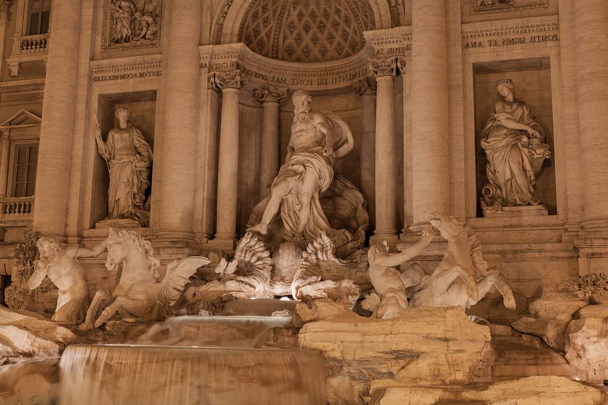trevi fountain Trevi Fountain statue